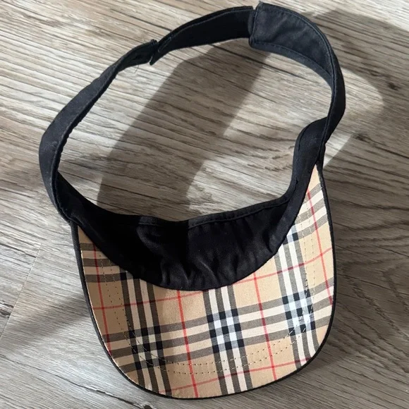 Burberry Golf Visor - Picture 5 of 7